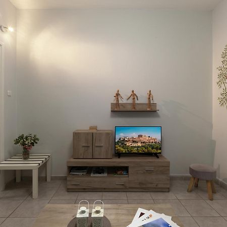 דירות Cozy Athenian One Bd, Pistachio Charm מראה חיצוני תמונה